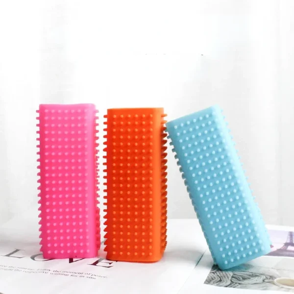 Brosse flottante en silicone pour poils d'animaux, accessoire pour nettoyer les meubles, les tapis, les vêtements et les chiens.