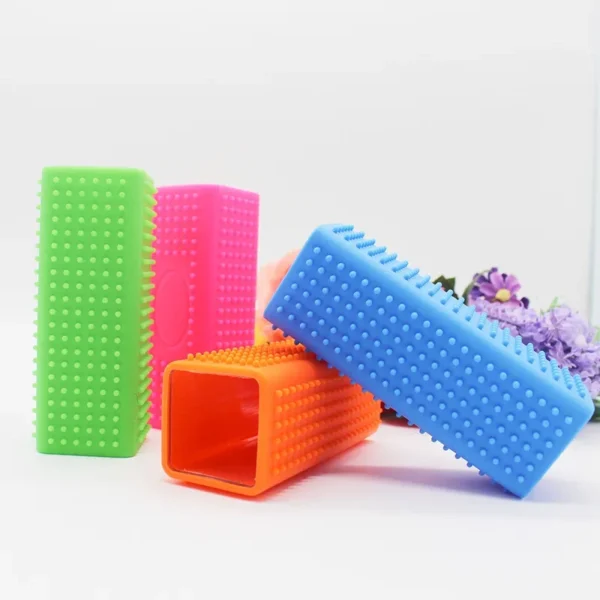 Brosse flottante en silicone pour poils d'animaux, accessoire pour nettoyer les meubles, les tapis, les vêtements et les chiens. – Image 4